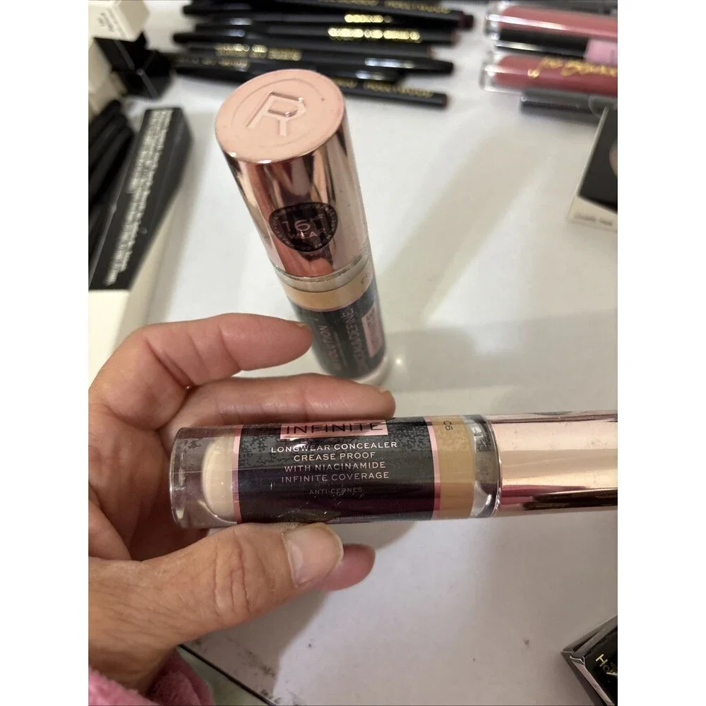 Makeup Revolution Beauty Conceal & Define Infinite Concealer XL, C6 LONG LASTING